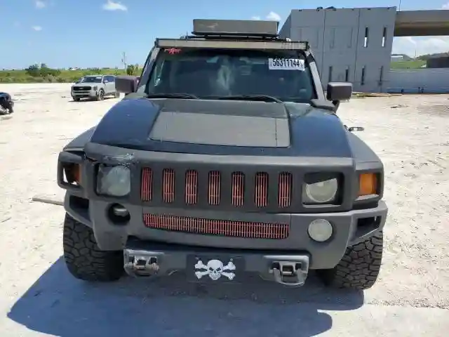 5GTMNGEE8A8120298 2010 HUMMER H3-4