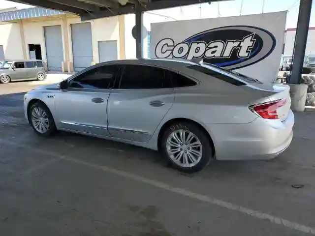 1G4ZR5SZ0JU134101 2018 BUICK LACROSSE-1