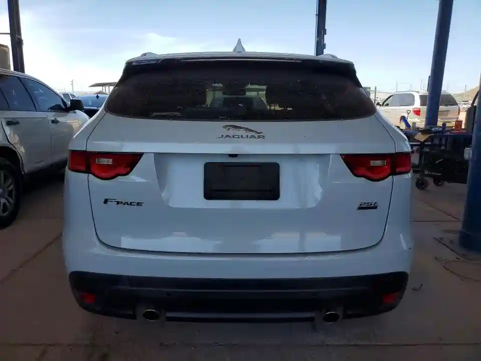 SADCJ2FX3JA250472 2018 JAGUAR F-PACE-5