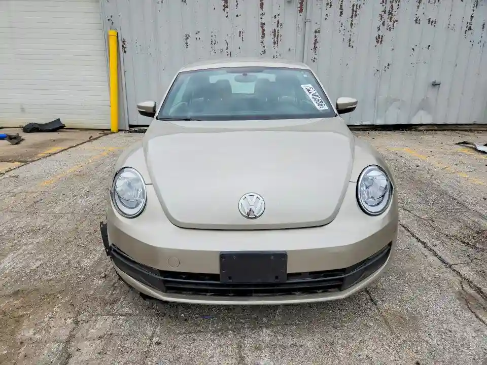 3VWJP7ATXCM648770 2012 VOLKSWAGEN BEETLE-4