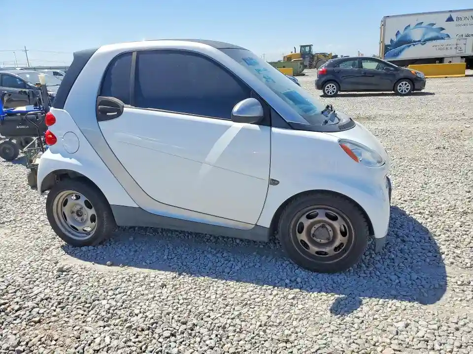 WMEEJ3BA3CK573821 2012 SMART FORTWO-3