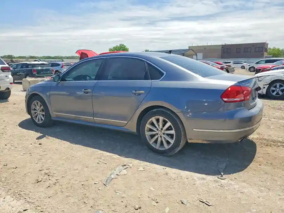 1VWCH7A34CC105115 2012 VOLKSWAGEN PASSAT-1