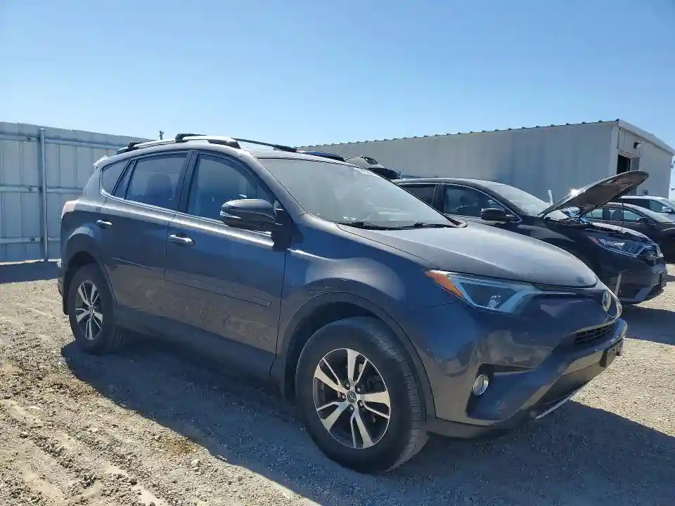 JTMRFREV2HJ164841 2017 TOYOTA RAV4-3