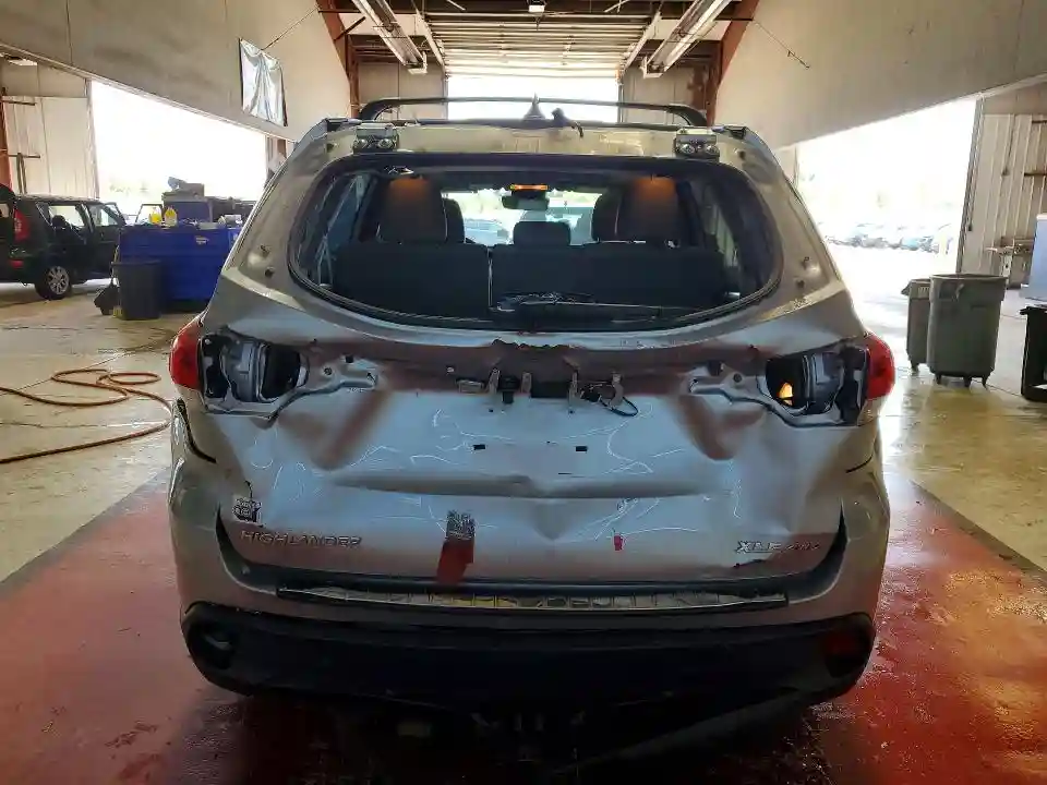5TDJZRFH4JS530840 2018 TOYOTA HIGHLANDER-5