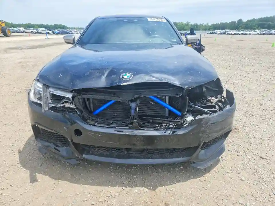 WBAJB9C50JG464583 2018 BMW M5-4