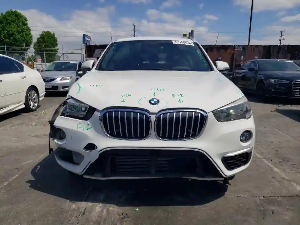 WBXHT3C31J5K29697 2018 BMW X1-4