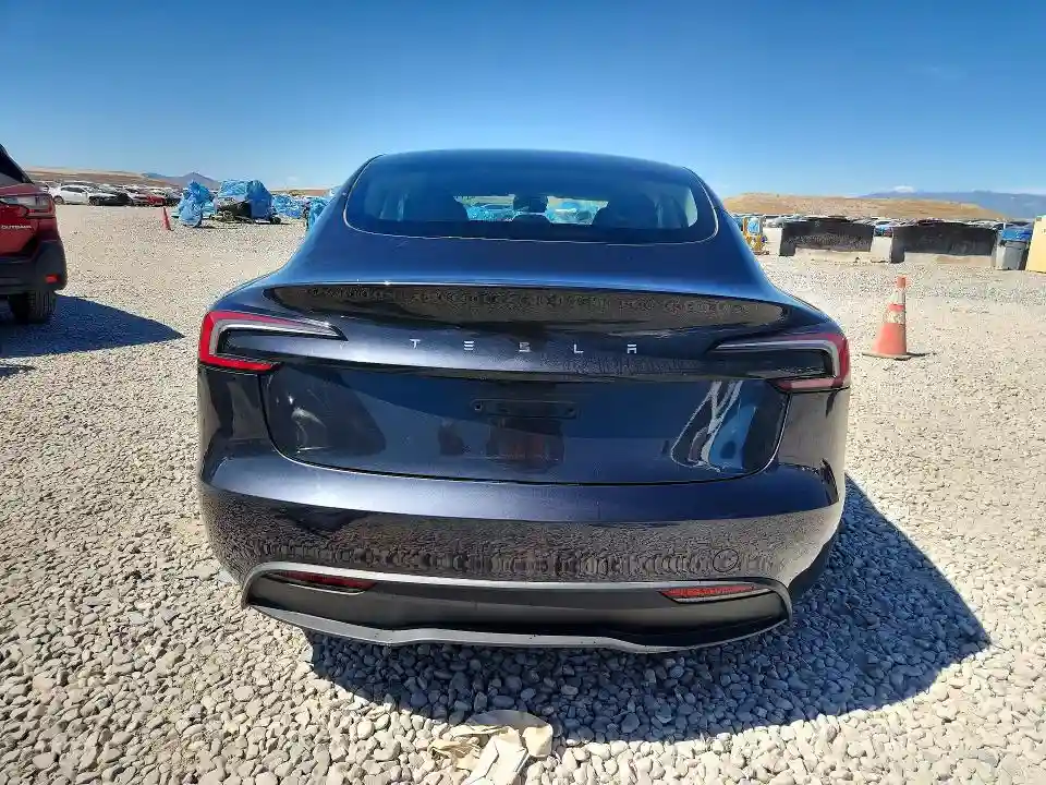 5YJ3E1EA2RF725944 2024 TESLA MODEL 3-5