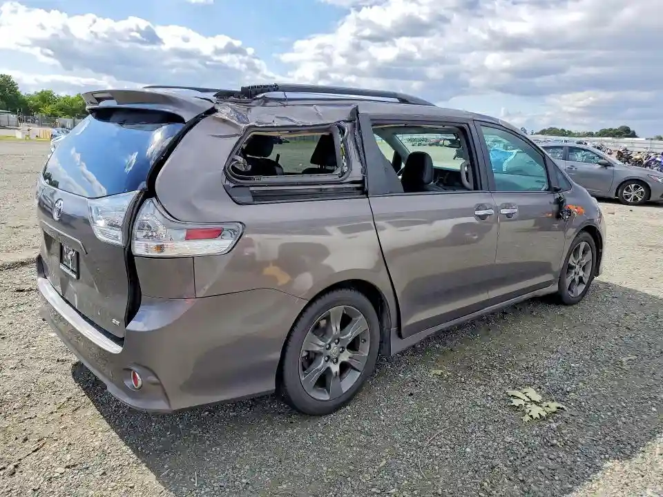 5TDXK3DC6GS717914 2016 TOYOTA SIENNA-2