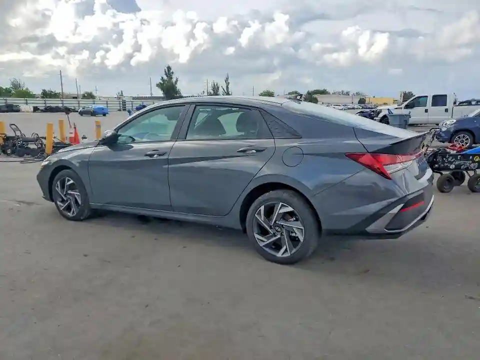 KMHLM4DJ5SU126180 2025 HYUNDAI ELANTRA-1