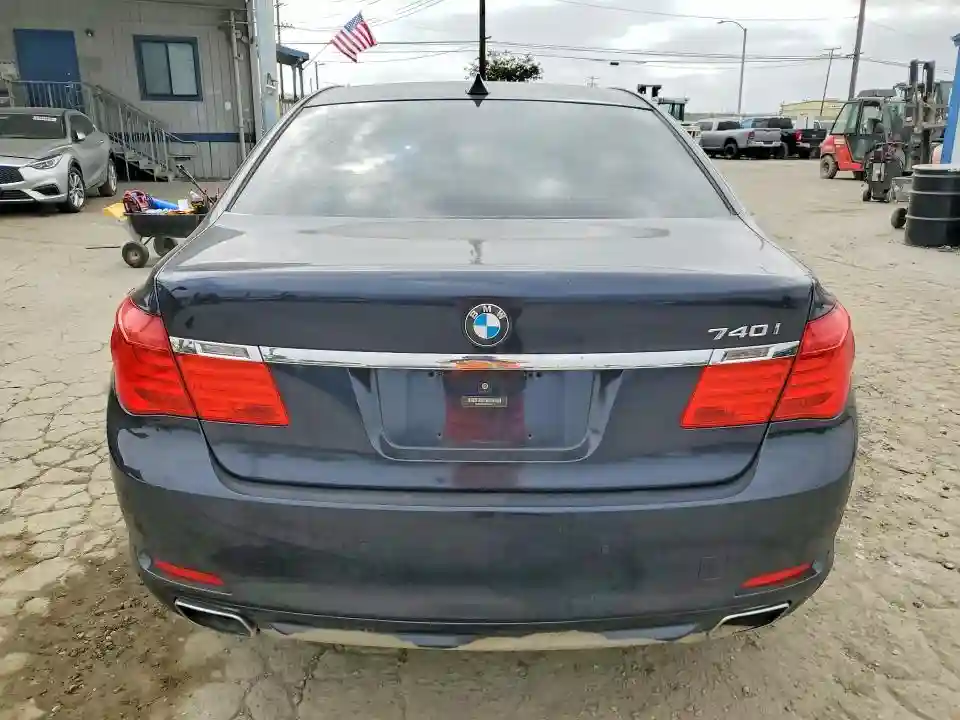 WBAKA4C53CDS99417 2012 BMW 7 SERIES-5