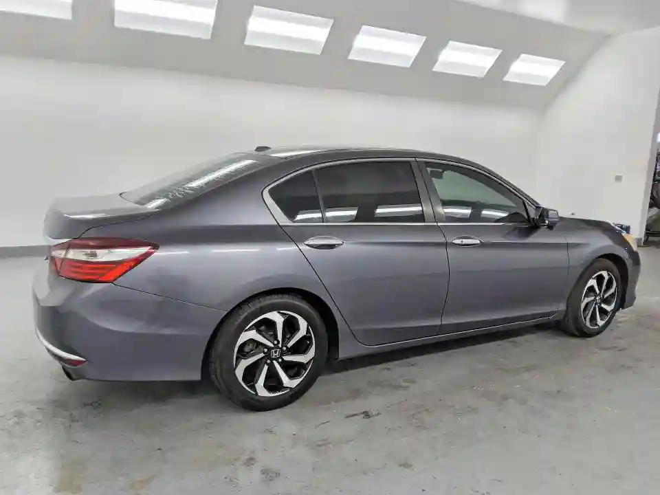 1HGCR2F72HA095249 2017 HONDA ACCORD-2