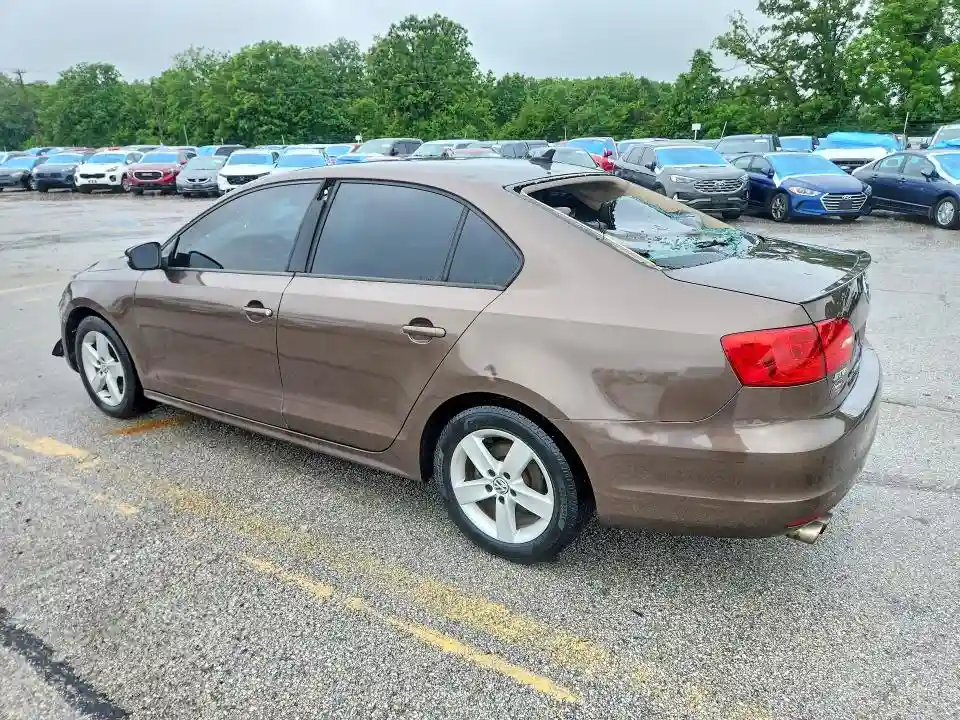 3VWLL7AJ6BM122637 2011 VOLKSWAGEN JETTA-1