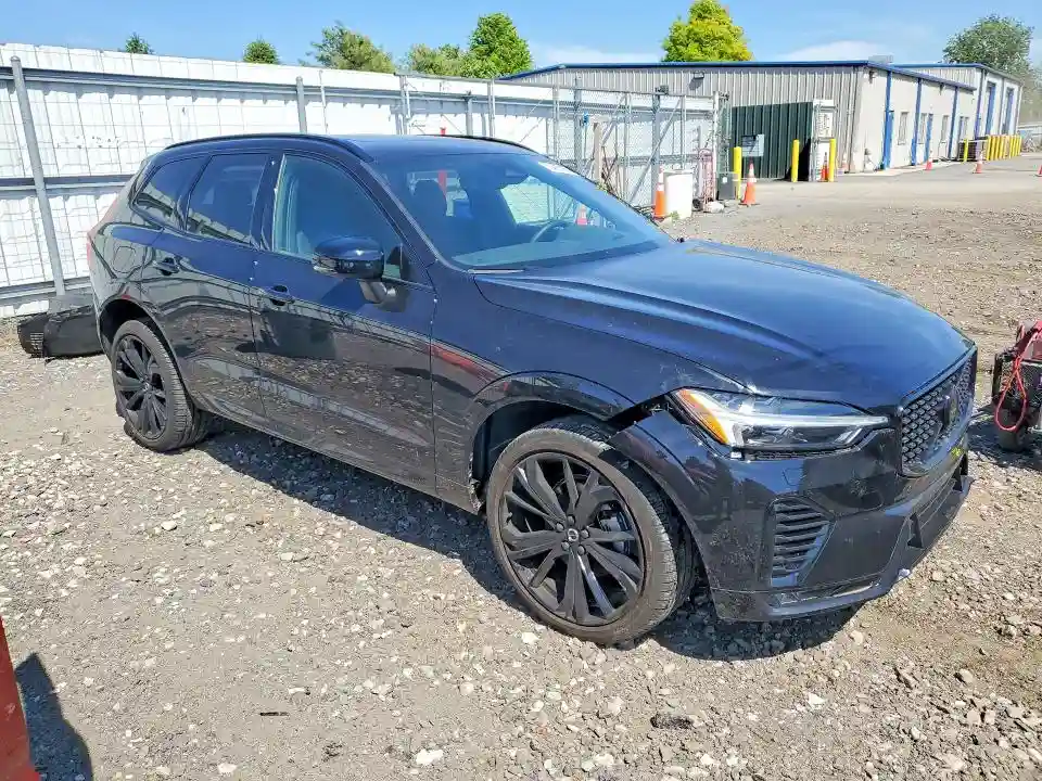 YV4M12RDXS1038023 2025 VOLVO XC60-3