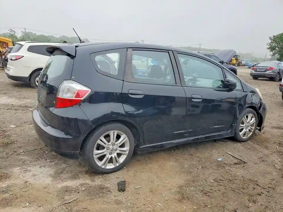 JHMGE8H56BS006681 2011 HONDA FIT-2