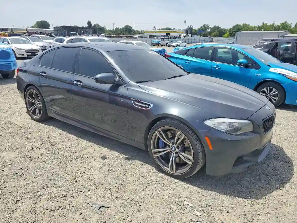 WBSFV9C59DD095852 2013 BMW M5-3