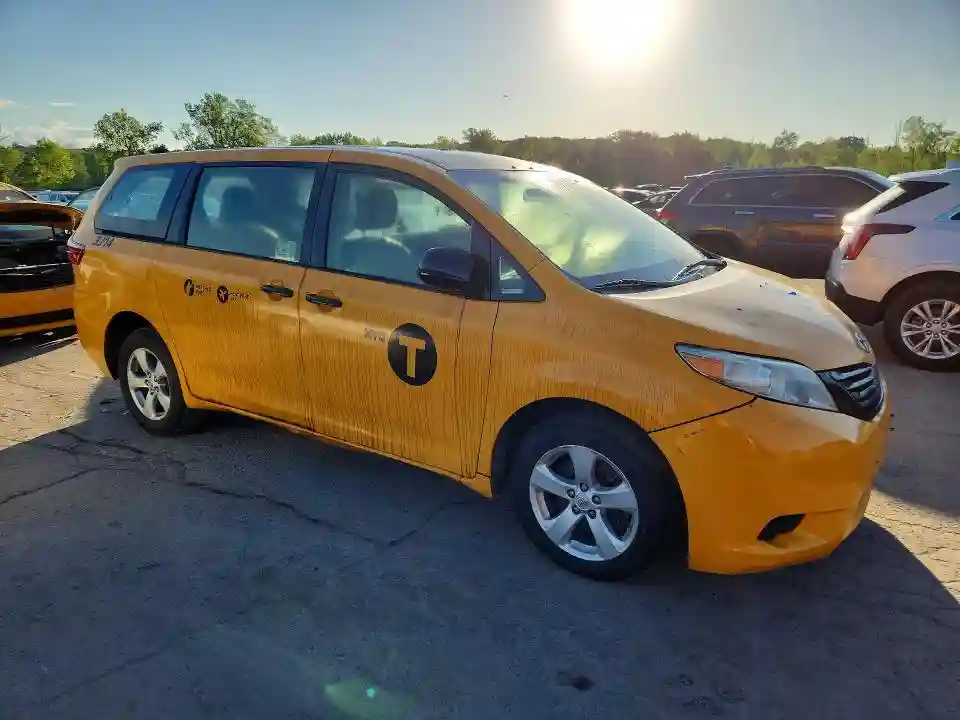 5TDZZ3DC1HS856239 2017 TOYOTA SIENNA-3