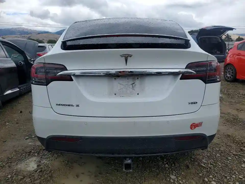 5YJXCAE20HF041764 2017 TESLA MODEL X-5