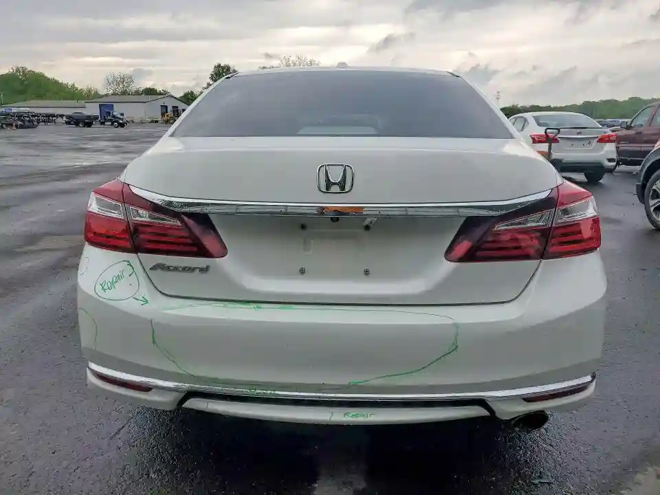 1HGCR2F7XHA167881 2017 HONDA ACCORD-5