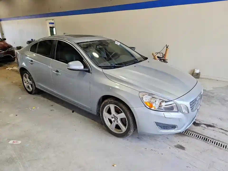 YV1612FS9D2197976 2013 VOLVO S60-3