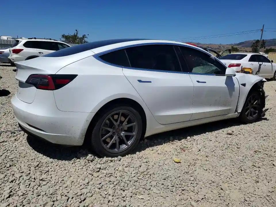 5YJ3E1EA6JF041211 2018 TESLA MODEL 3-2