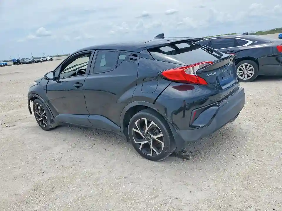NMTKHMBX6JR020124 2018 TOYOTA C-HR-1
