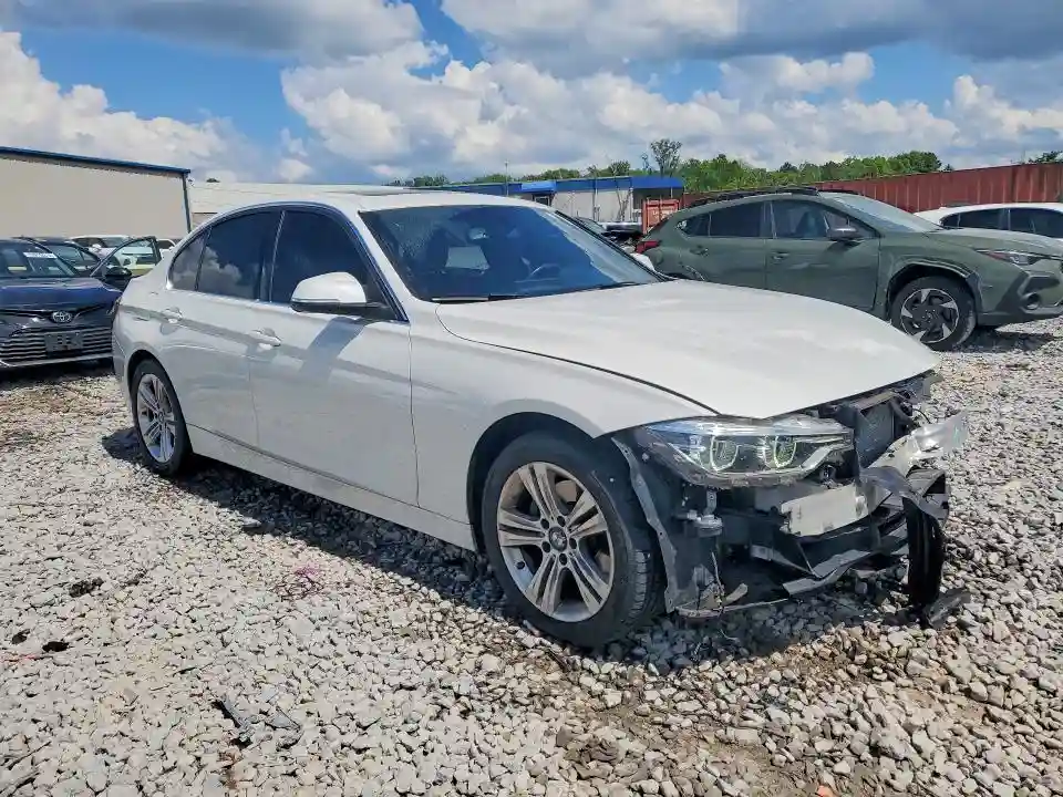 WBA8D9G3XHNU66025 2017 BMW 3 SERIES-3