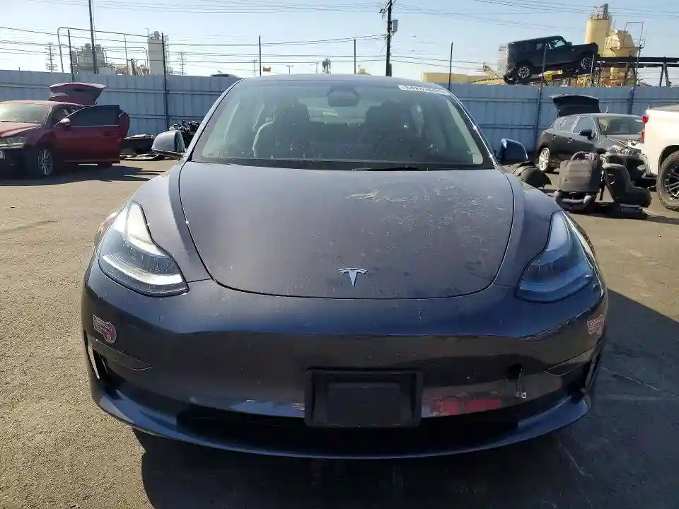 5YJ3E1EA5PF665994 2023 TESLA MODEL 3-4