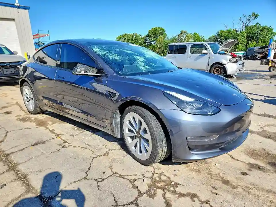 5YJ3E1EB2NF192643 2022 TESLA MODEL 3-3