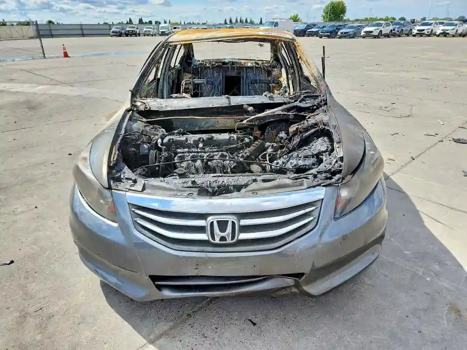 1HGCP2F40CA090958 2012 HONDA ACCORD-4