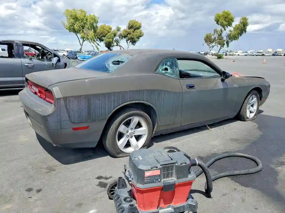 2B3CJ5DT8AH300606 2010 DODGE CHALLENGER-2