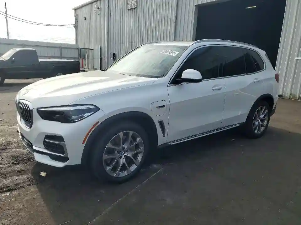 5UXTA6C03N9M02413 2022 BMW X5-0