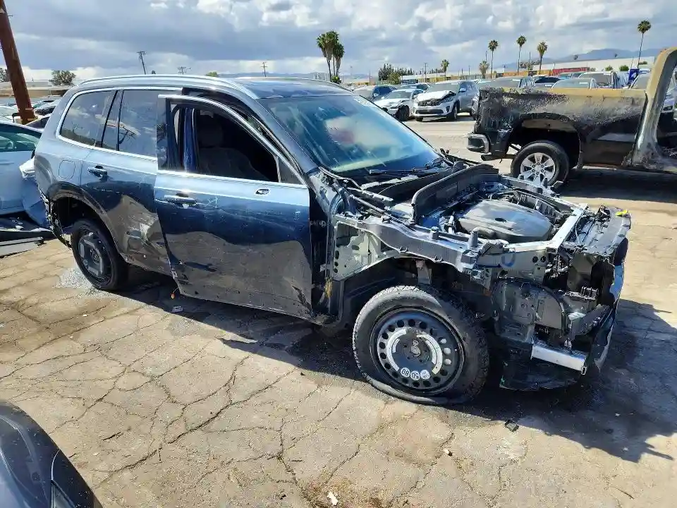 YV4062PF7R1210796 2024 VOLVO XC90-3