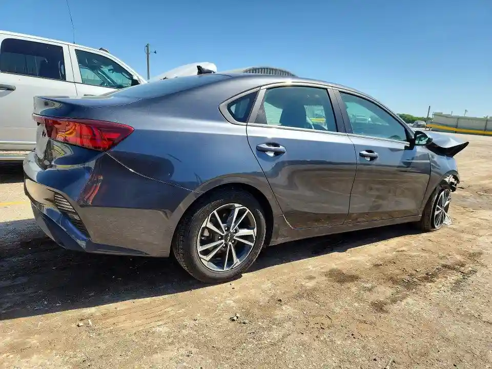 3KPF24AD0RE740326 2024 KIA FORTE LXS-2