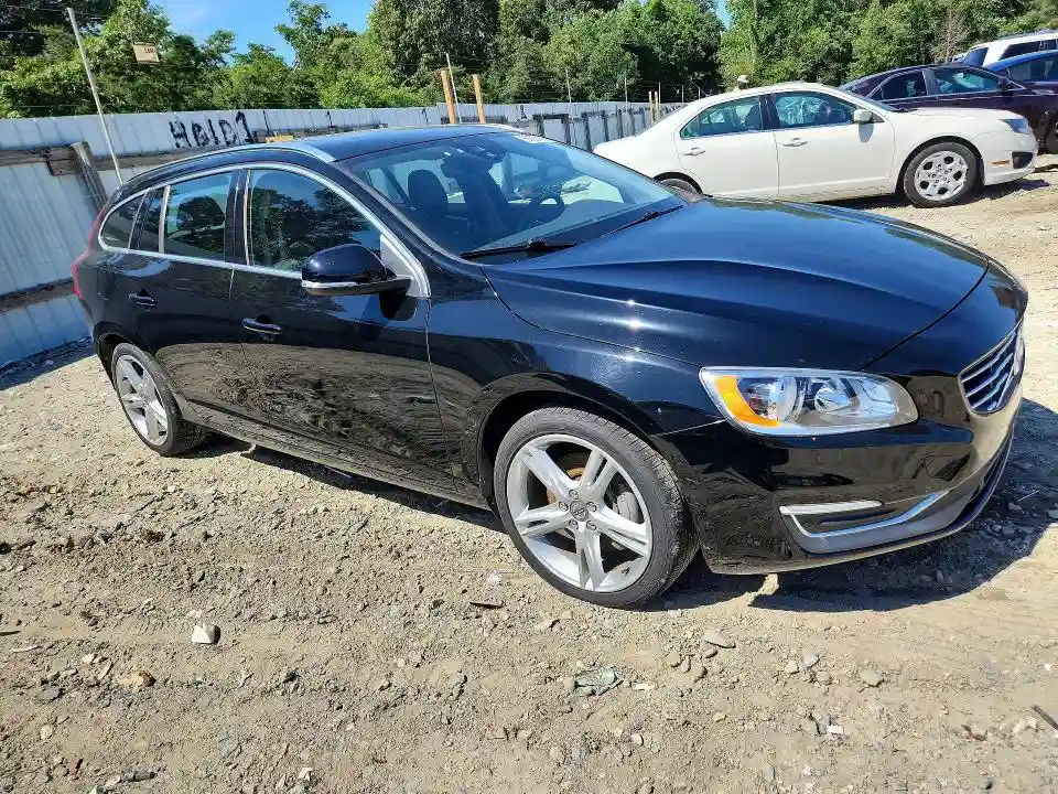 YV1612SK9G1311961 2016 VOLVO V60-3