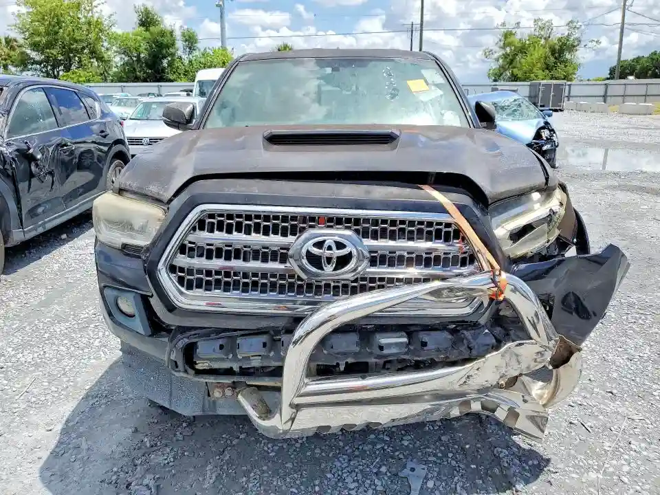 5TFRZ5CN9HX025483 2017 TOYOTA TACOMA TRD-4