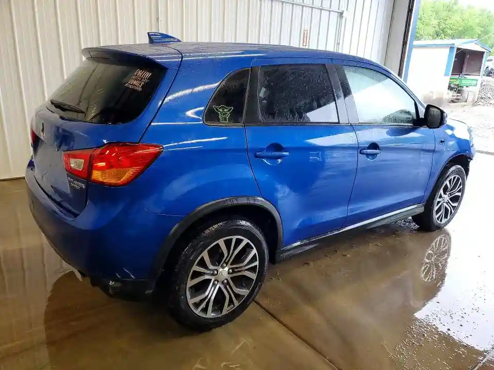 JA4AR3AU0HZ011885 2017 MITSUBISHI OUTLANDER-2
