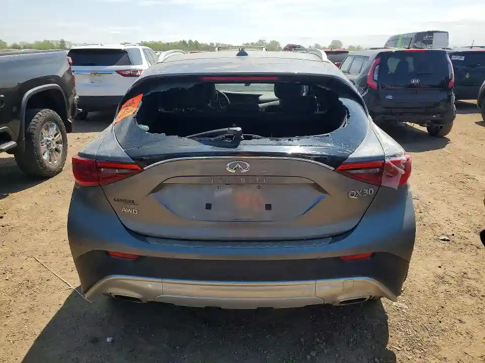 SJKCH5CRXHA032096 2017 INFINITI QX30-5