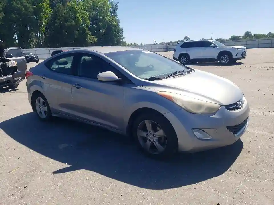 KMHDH4AE7DU557316 2013 HYUNDAI ELANTRA-3