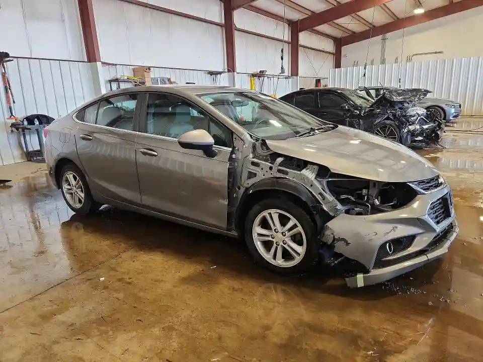 1G1BE5SM8J7211407 2018 CHEVROLET CRUZE-3