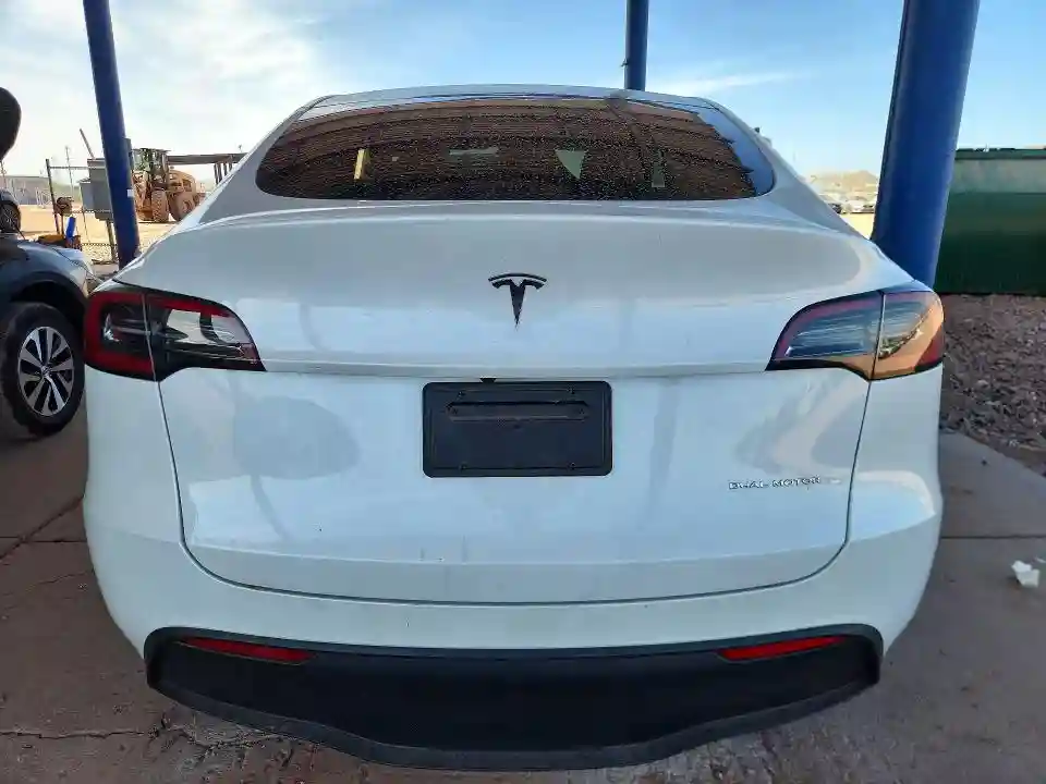 7SAYGDEE3PF675916 2023 TESLA MODEL Y-5