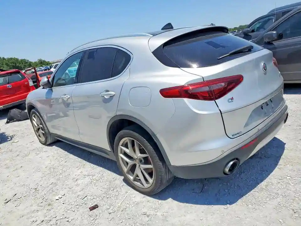 ZASFAKAN4J7B74800 2018 ALFA ROMEO STELVIO-1