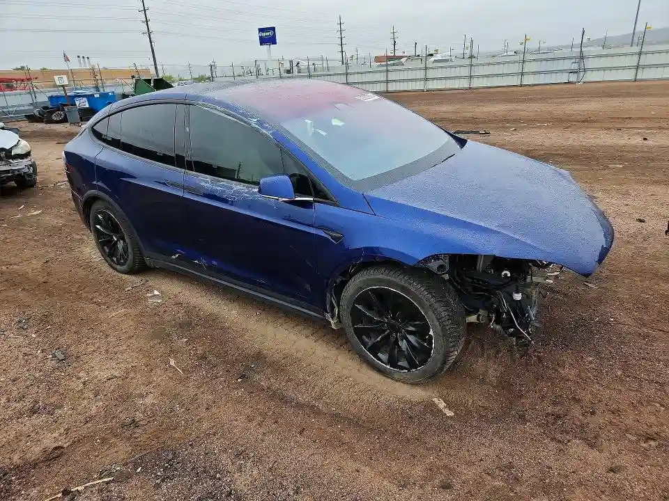 5YJXCBE24KF203263 2019 TESLA MODEL X-3