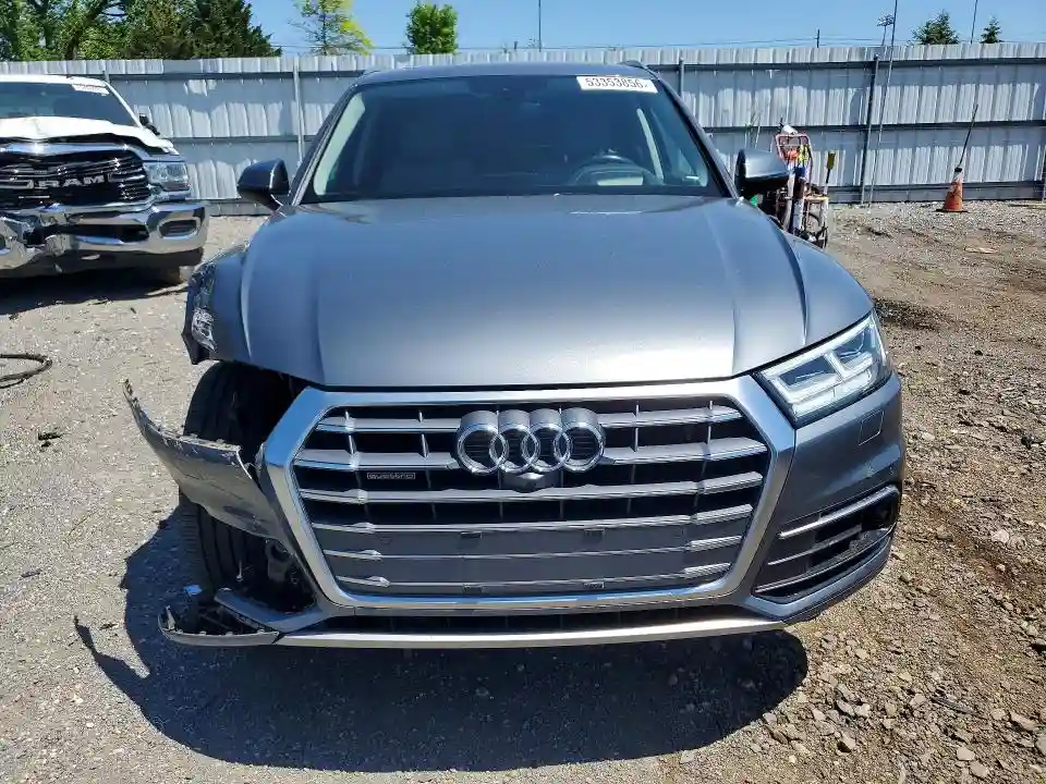 WA1CNAFY2J2190773 2018 AUDI Q5-4
