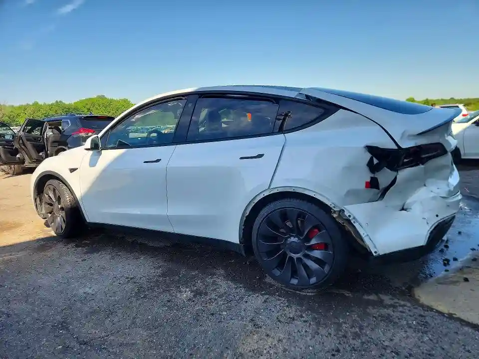 7SAYGDEF5NF554472 2022 TESLA MODEL Y-1