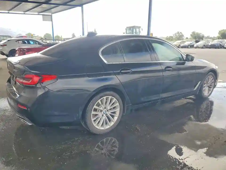 WBA13BJ02NCJ18642 2022 BMW 5 SERIES-2