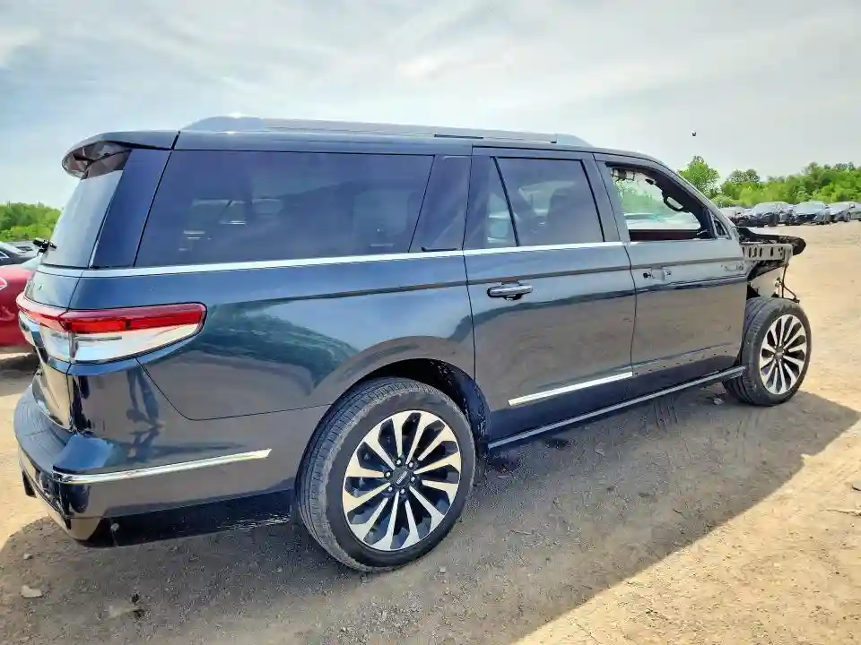 5LMJJ3LG9REL09518 2024 LINCOLN NAVIGATOR-2
