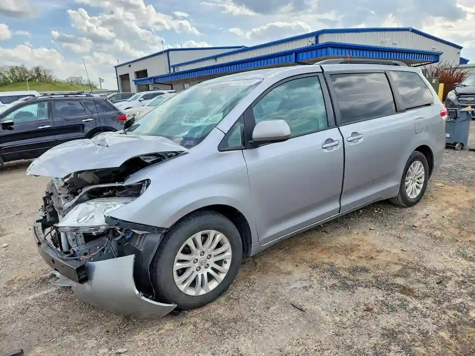 5TDYK3DC5BS158725 2011 TOYOTA SIENNA XLE-0