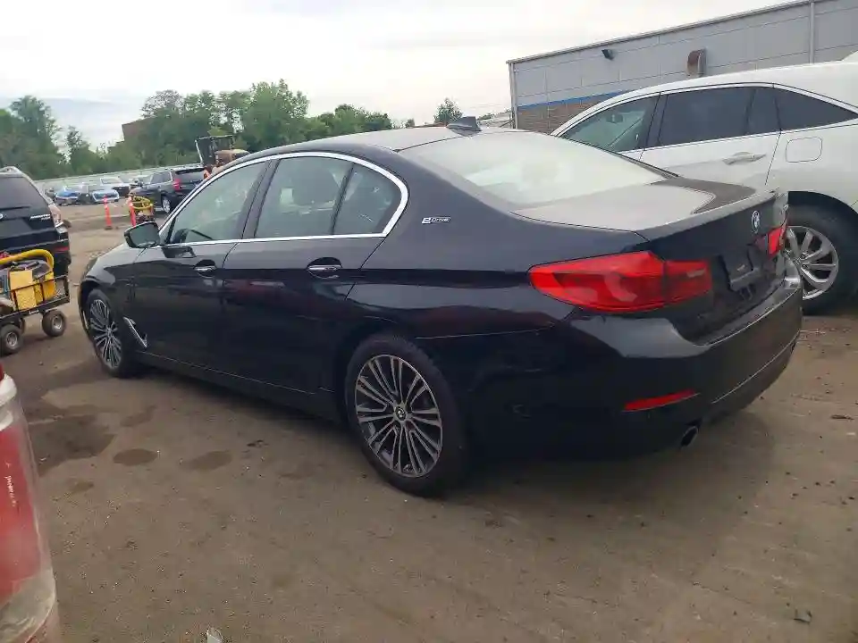 WBAJB1C54JB083933 2018 BMW 5 SERIES-1