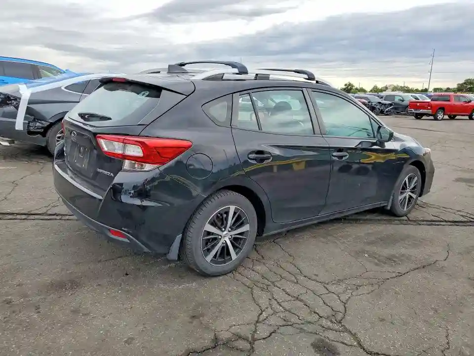 4S3GTAC69K3708583 2019 SUBARU IMPREZA-2
