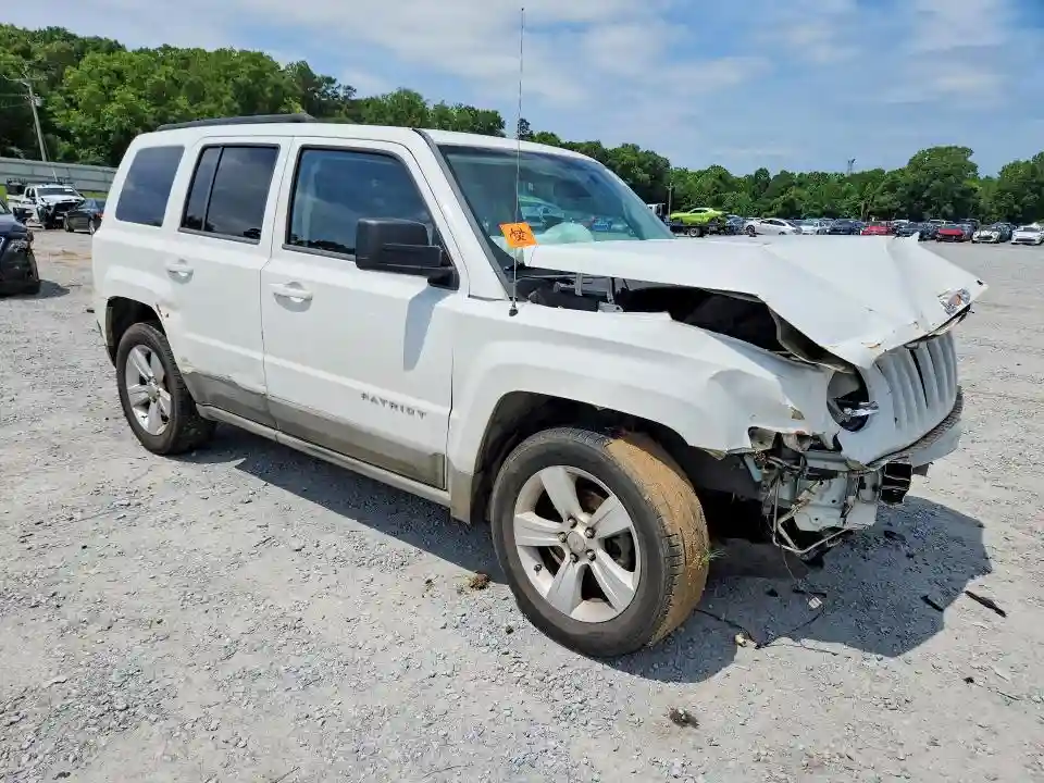 1J4NT1GA5BD102790 2011 JEEP PATRIOT-3
